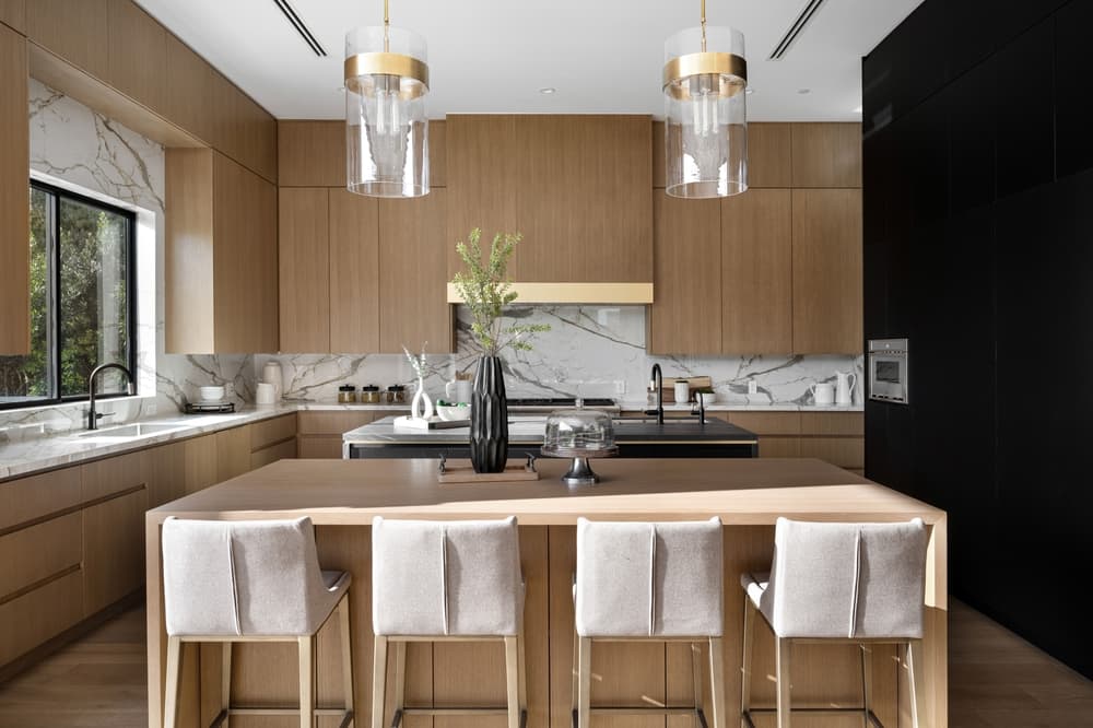 Warm and Functional Family Kitchen Makeover